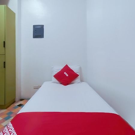 Spot On Junction Hostel Makati City Ngoại thất bức ảnh