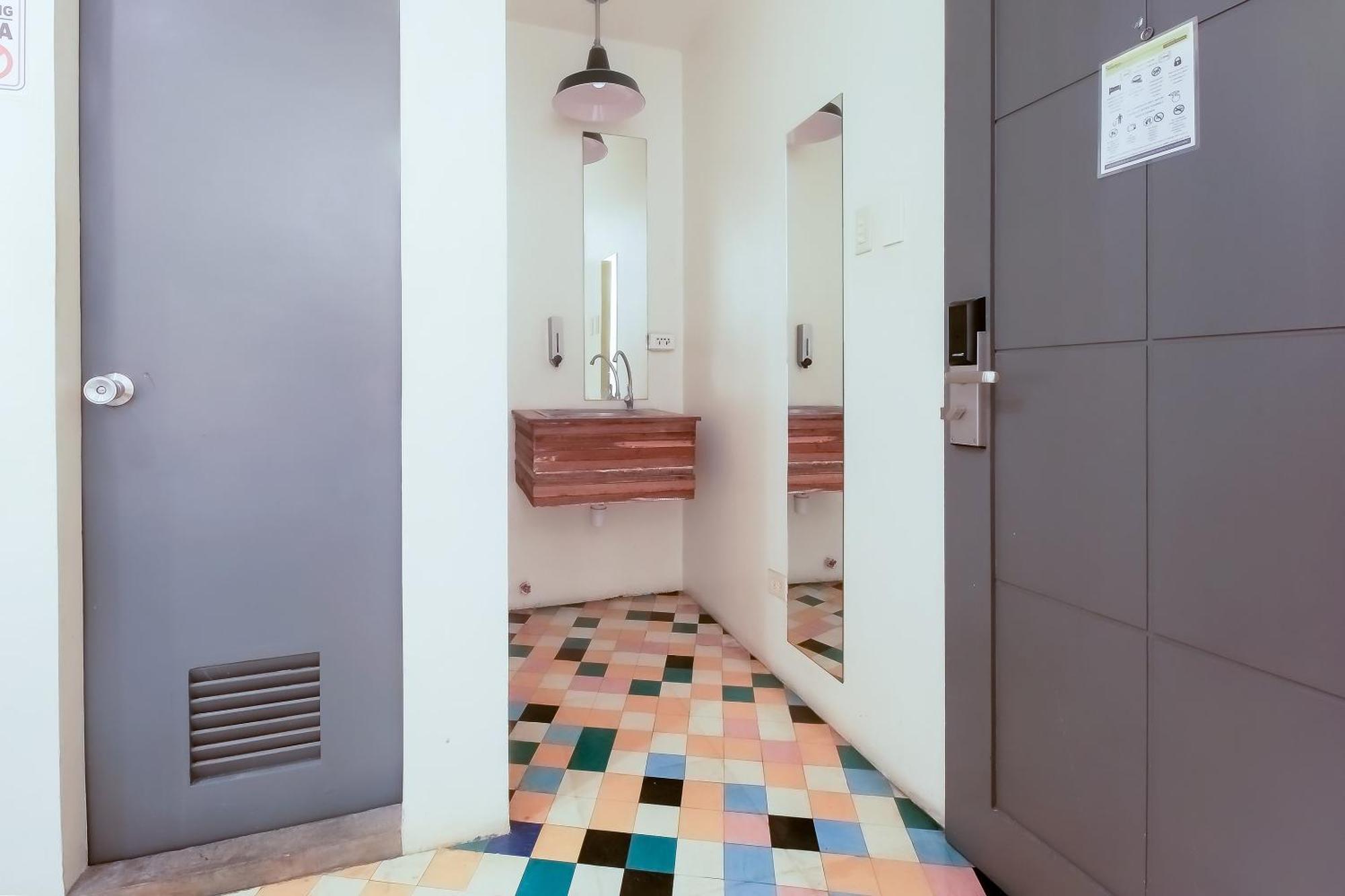 Spot On Junction Hostel Makati City Ngoại thất bức ảnh