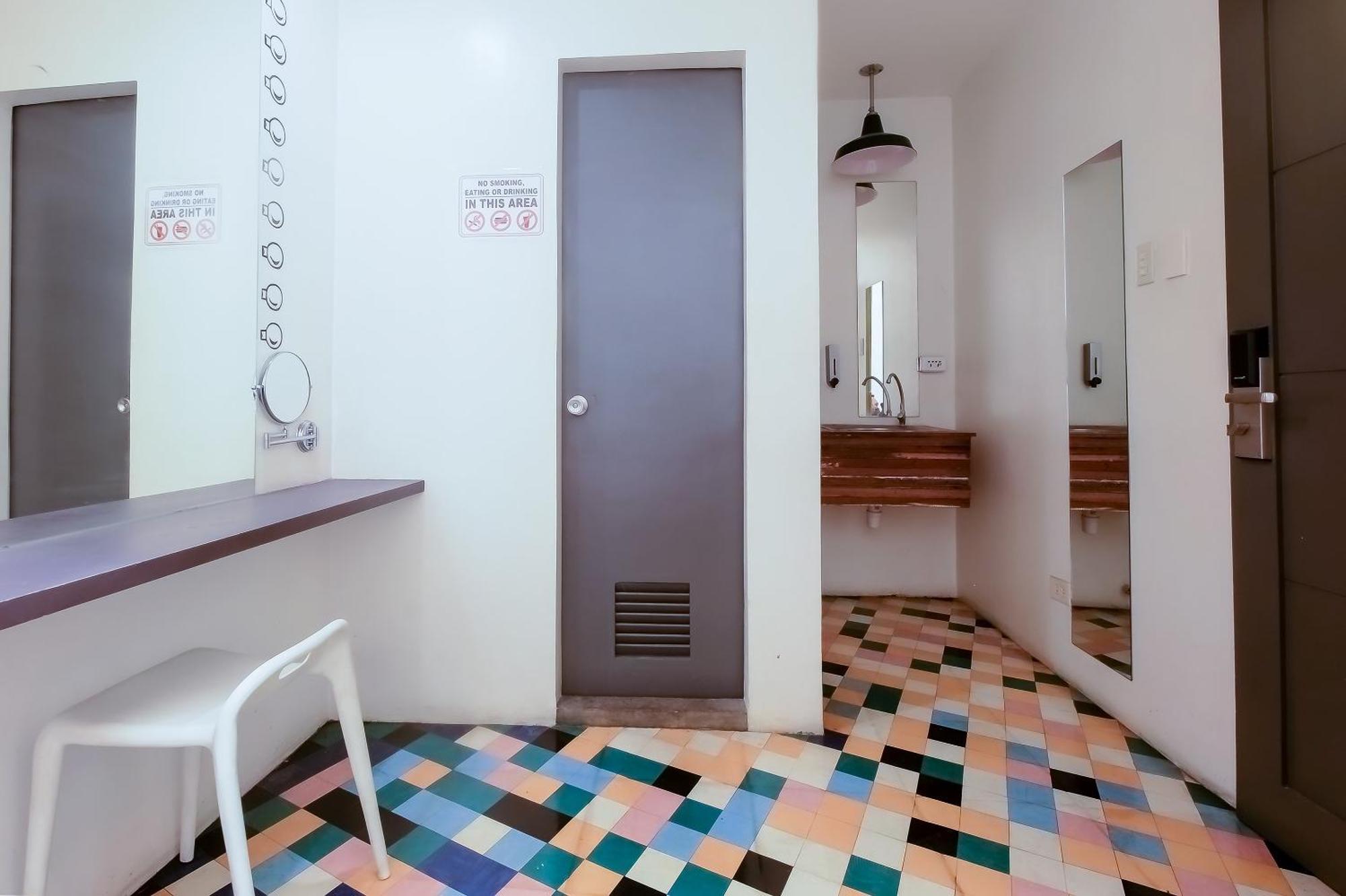 Spot On Junction Hostel Makati City Ngoại thất bức ảnh